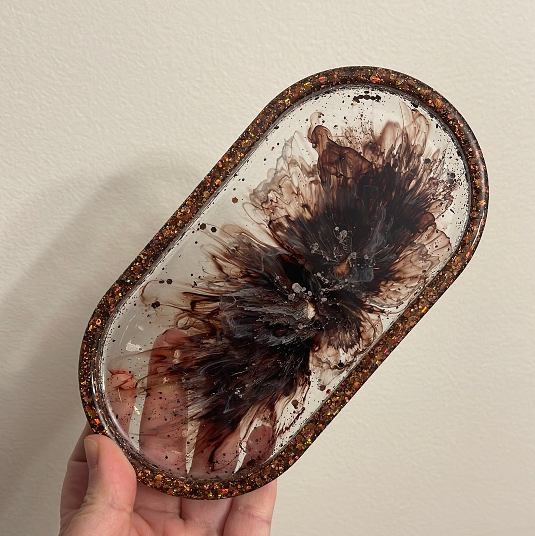Oval tray